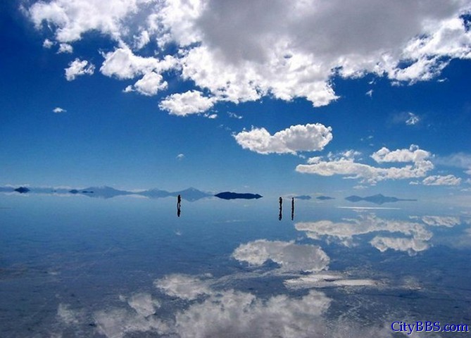 天空之镜：最接近天堂的地方 玻利维亚的乌尤尼盐沼（Uyuni Salt Flat）