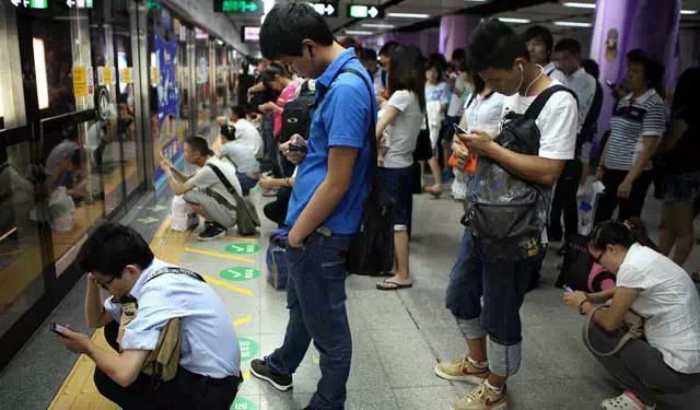日本人：为什么中国人患上智能手机依赖症？