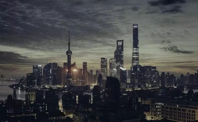 上海的夜景极具未来感
