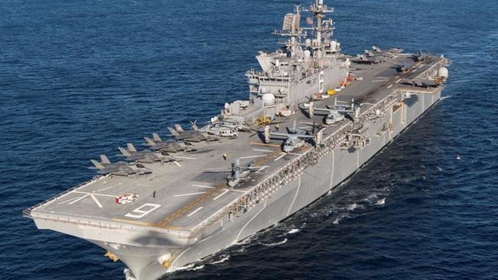 网传美国海军“美利坚”号两栖攻击舰（LHA-6）
