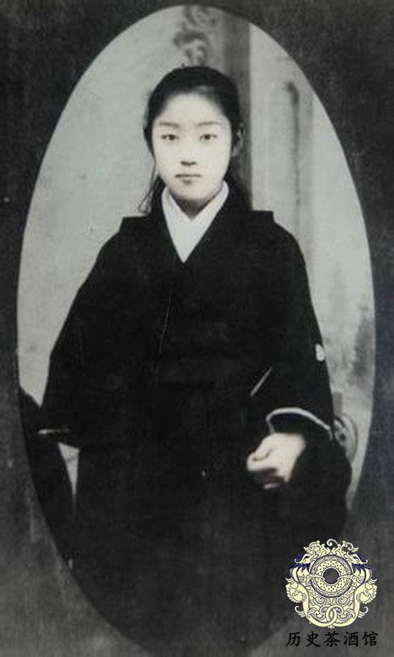 孙中山的日本老婆长相俊美 结婚时年仅15岁.jpg