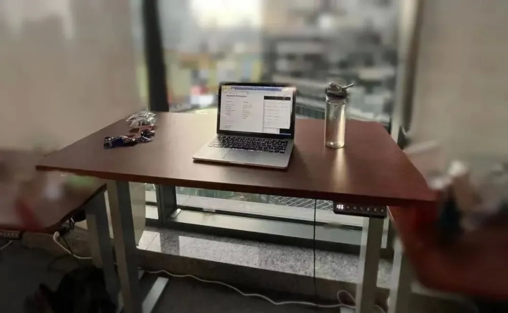 伊碧的办公桌