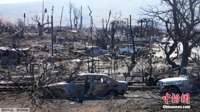 毛伊岛拉海纳小镇火灾后的卫星影像