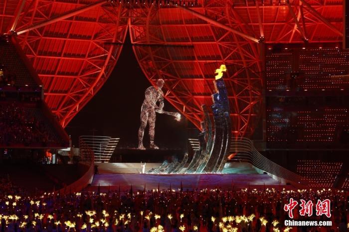 杭州第19届亚运会开幕式在浙江杭州奥体中心体育场举行