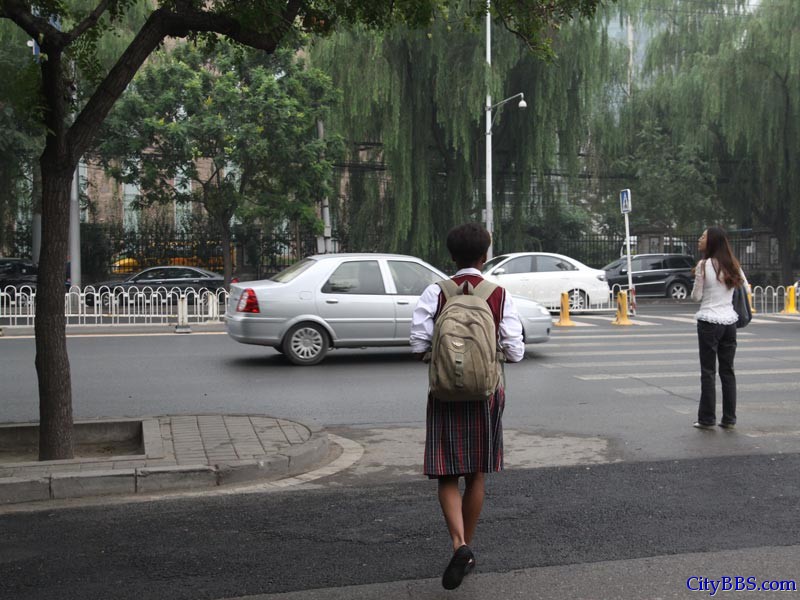 当然，对于那些本来就是加拿大或者外籍的学生来说当然就没问题了。加拿大籍的南非女孩Alisa也是这所学校的 ...