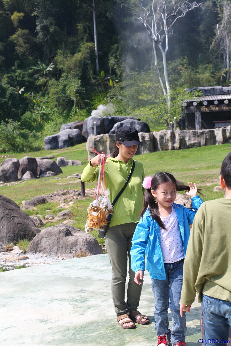 泰国Doi Pha Hom Pok森林公园的温泉