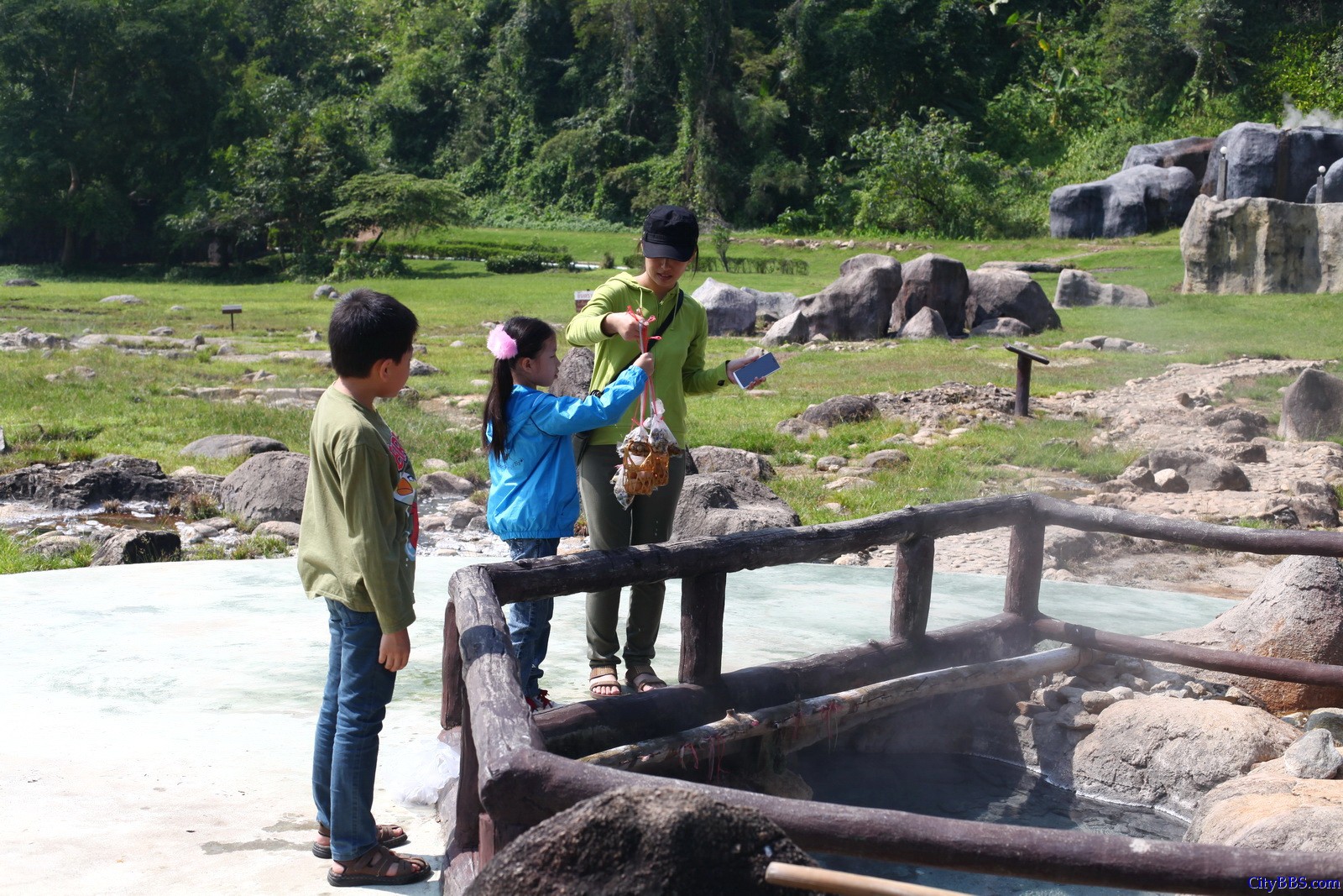 泰国Doi Pha Hom Pok森林公园的温泉