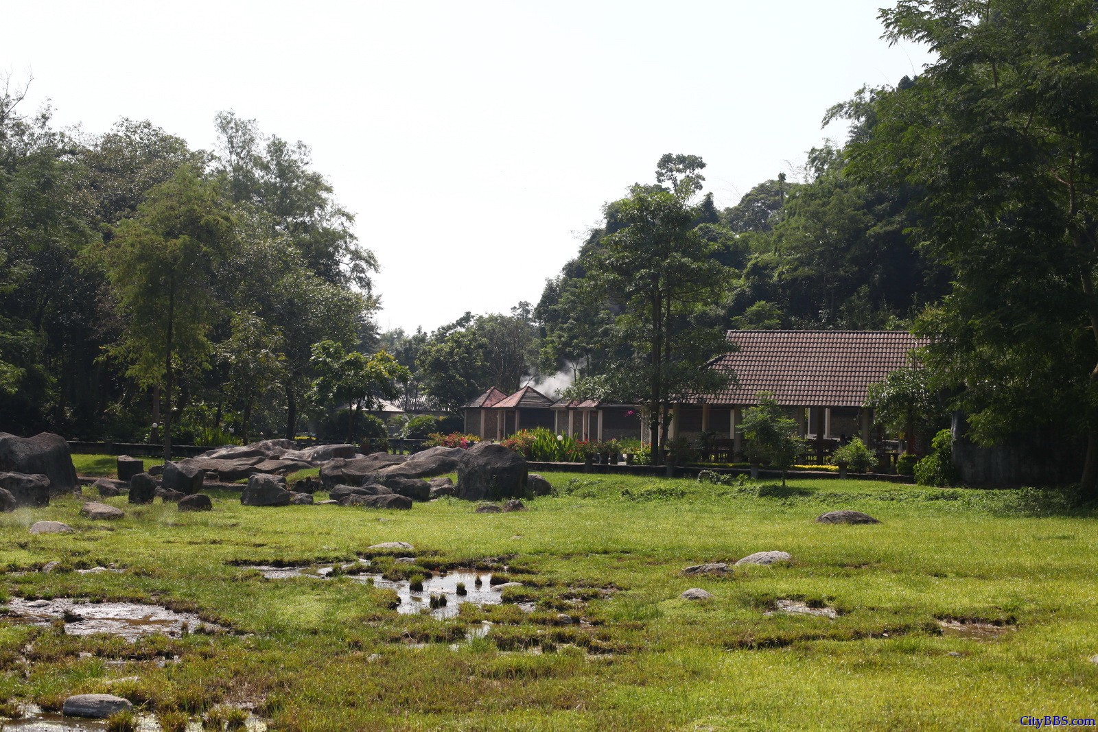 泰国Doi Pha Hom Pok森林公园的温泉