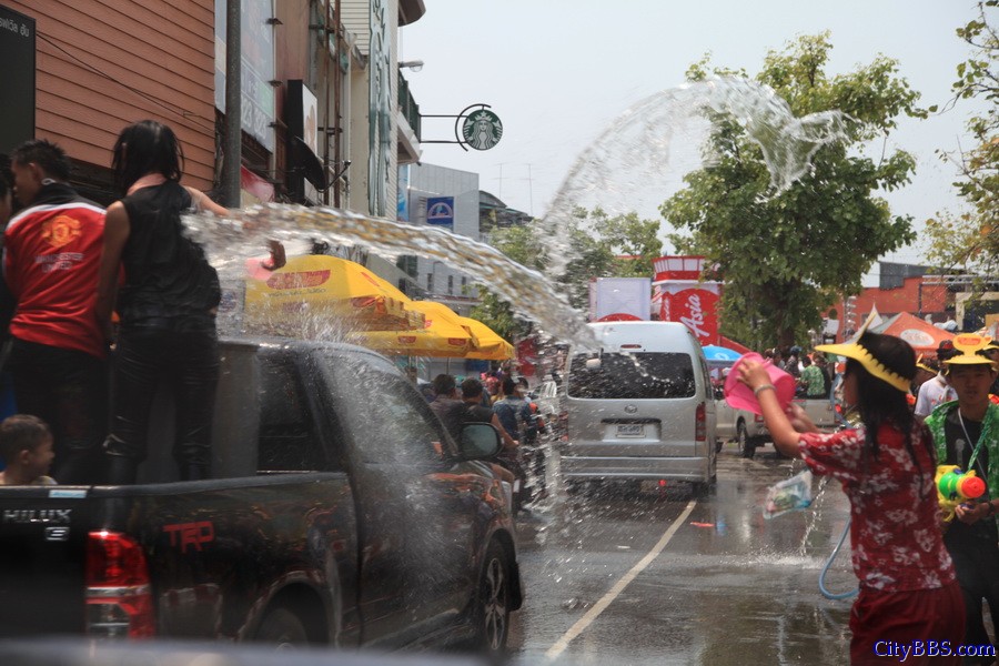 2014_ChiangMai_Songkran_清迈宋干节