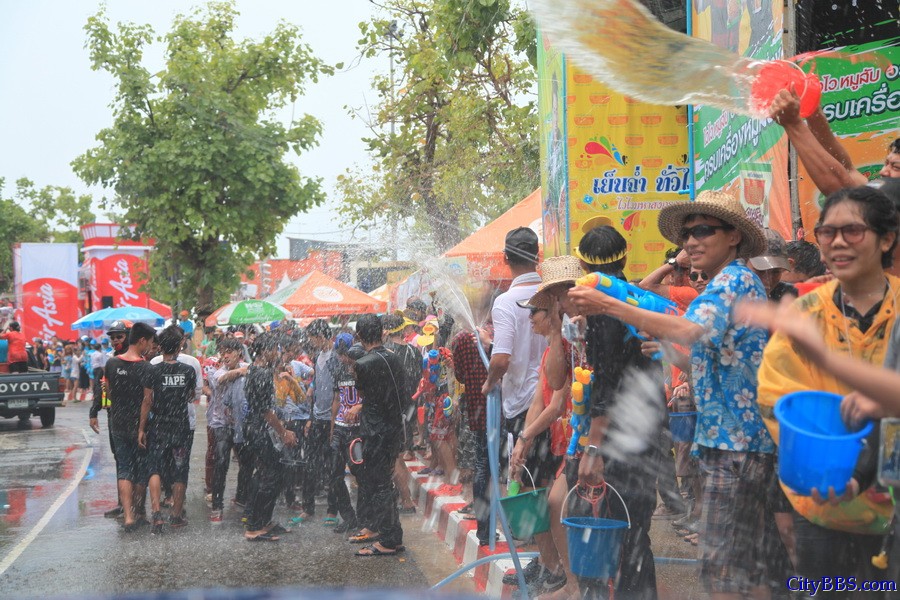 2014_ChiangMai_Songkran_清迈宋干节