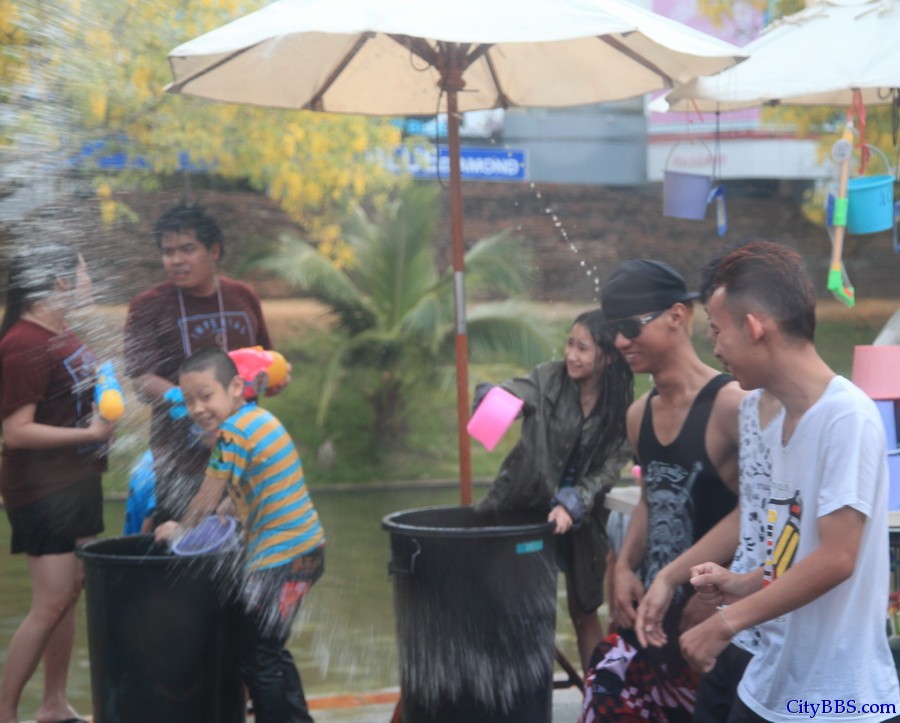 2014_ChiangMai_Songkran_清迈宋干节