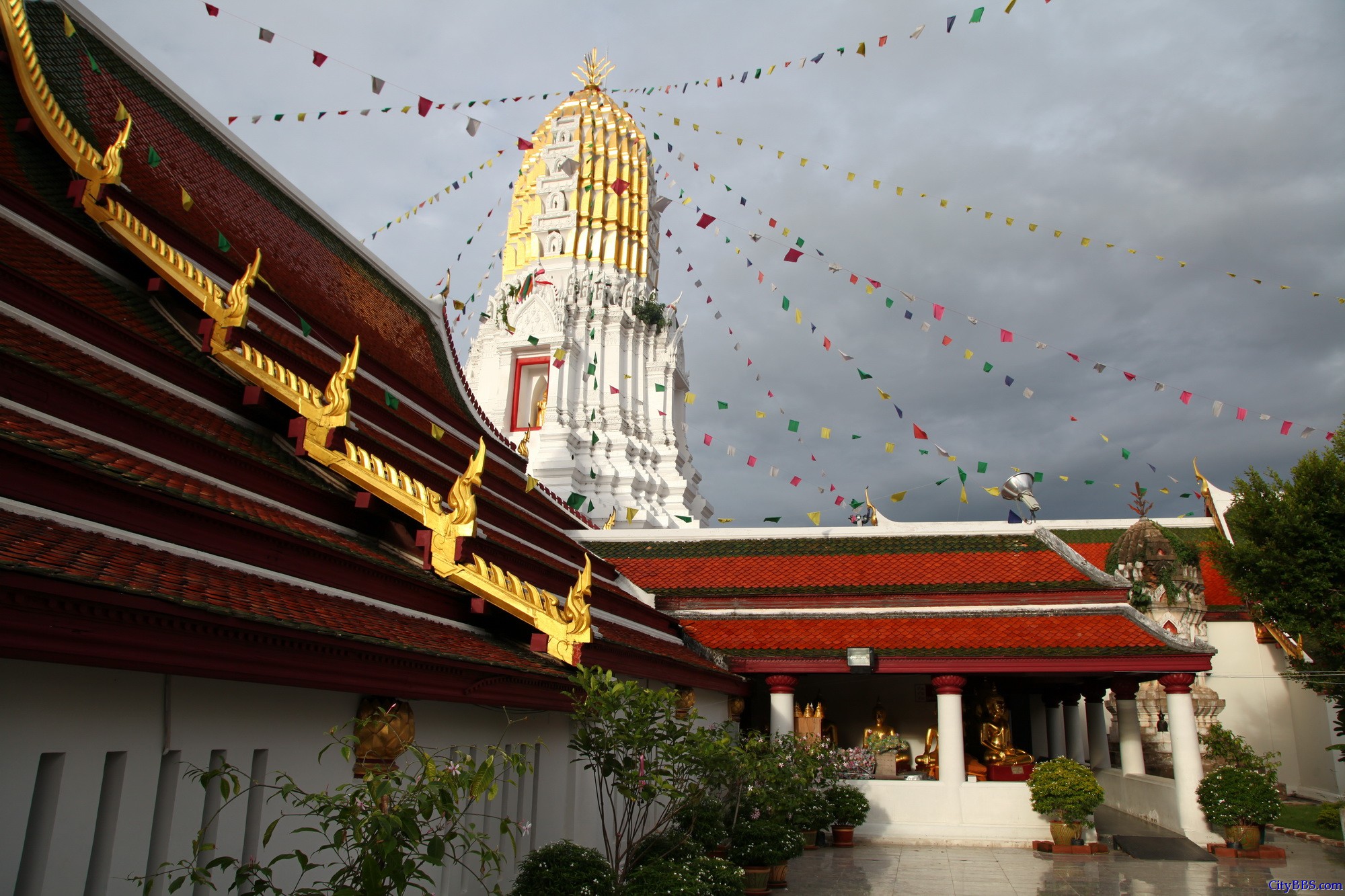 彭世洛（Phitsanulok）斯吗哈搭寺，当地称为Wat Yai(大庙)