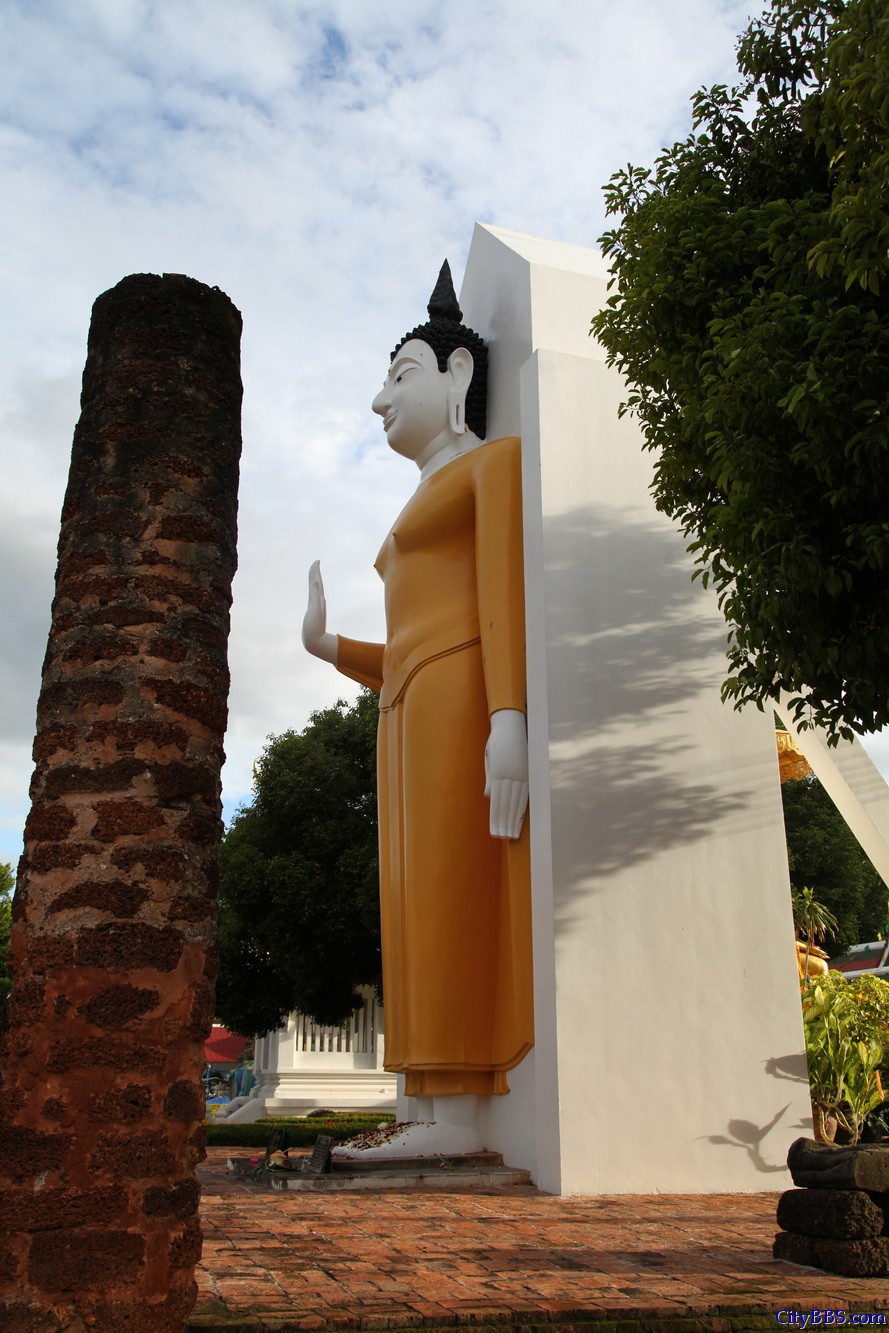 彭世洛（Phitsanulok）斯吗哈搭寺，当地称为Wat Yai(大庙)