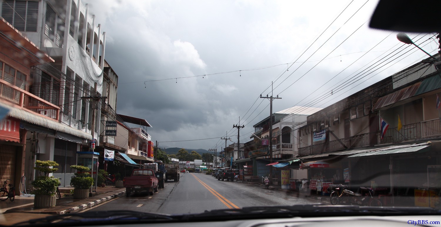 登猜（Den Chai）是帕府（Phrae）的一个区