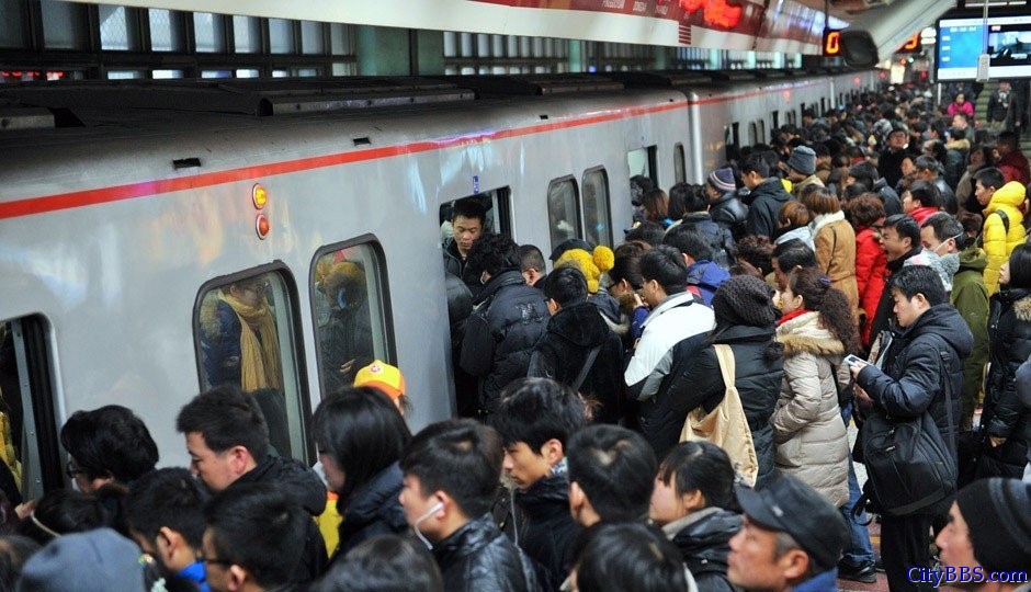 上海地铁光景 感受什么叫做“身不由已”