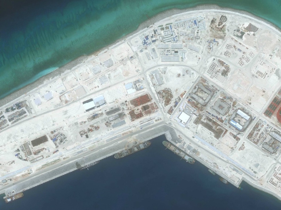 拱卫南沙要冲 中国战舰进驻渚碧岛新码头