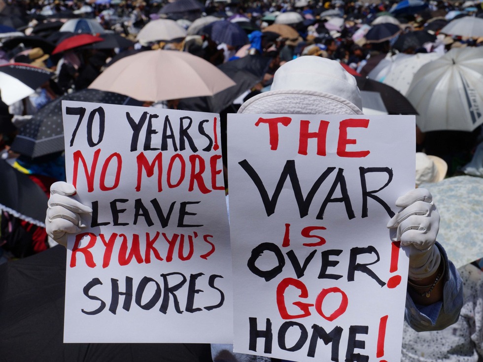 日本冲绳数万人集会反对战争