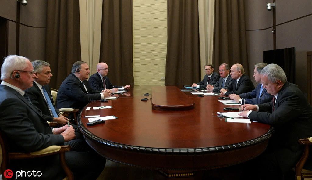 俄罗斯总统普京会晤来访的美国务卿蓬佩奥