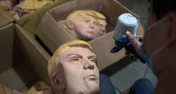 中国制造的特朗普面具，它们将被运往美国