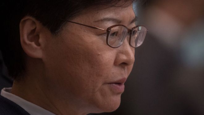 林郑月娥再见传媒 警告香港已经逼近不归路