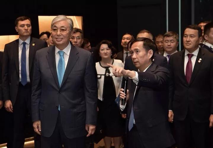 这国领导人为何公开挖角阿里
