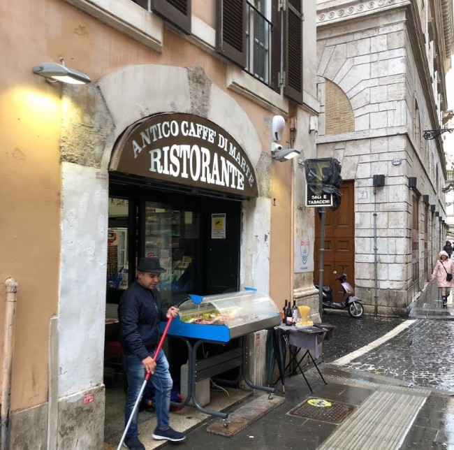 游客哭了 意大利餐厅两盘意粉加鱼要400欧元