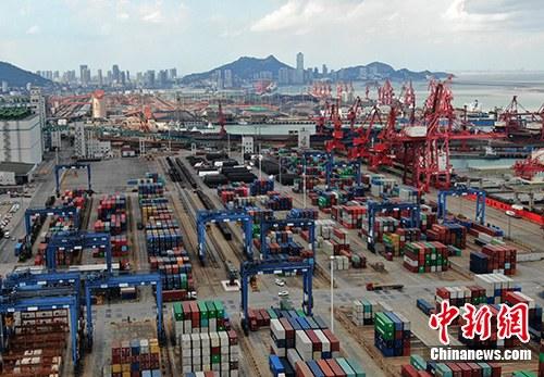 中国前10个月贸易顺差2.35万亿