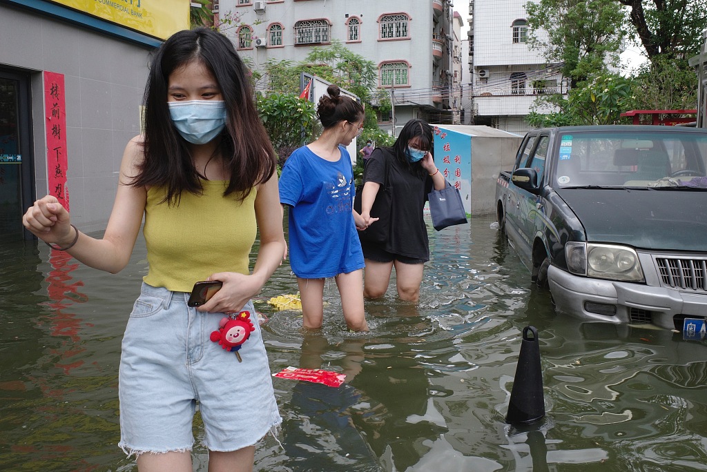 广州一夜成河破历史纪录强降雨致4人死亡