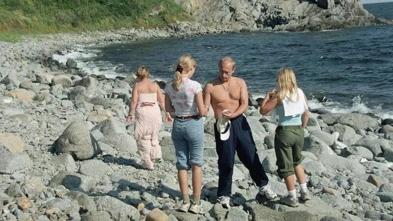 雪藏30年后普京女儿玛利亚罕见亮相，掌管45亿公司