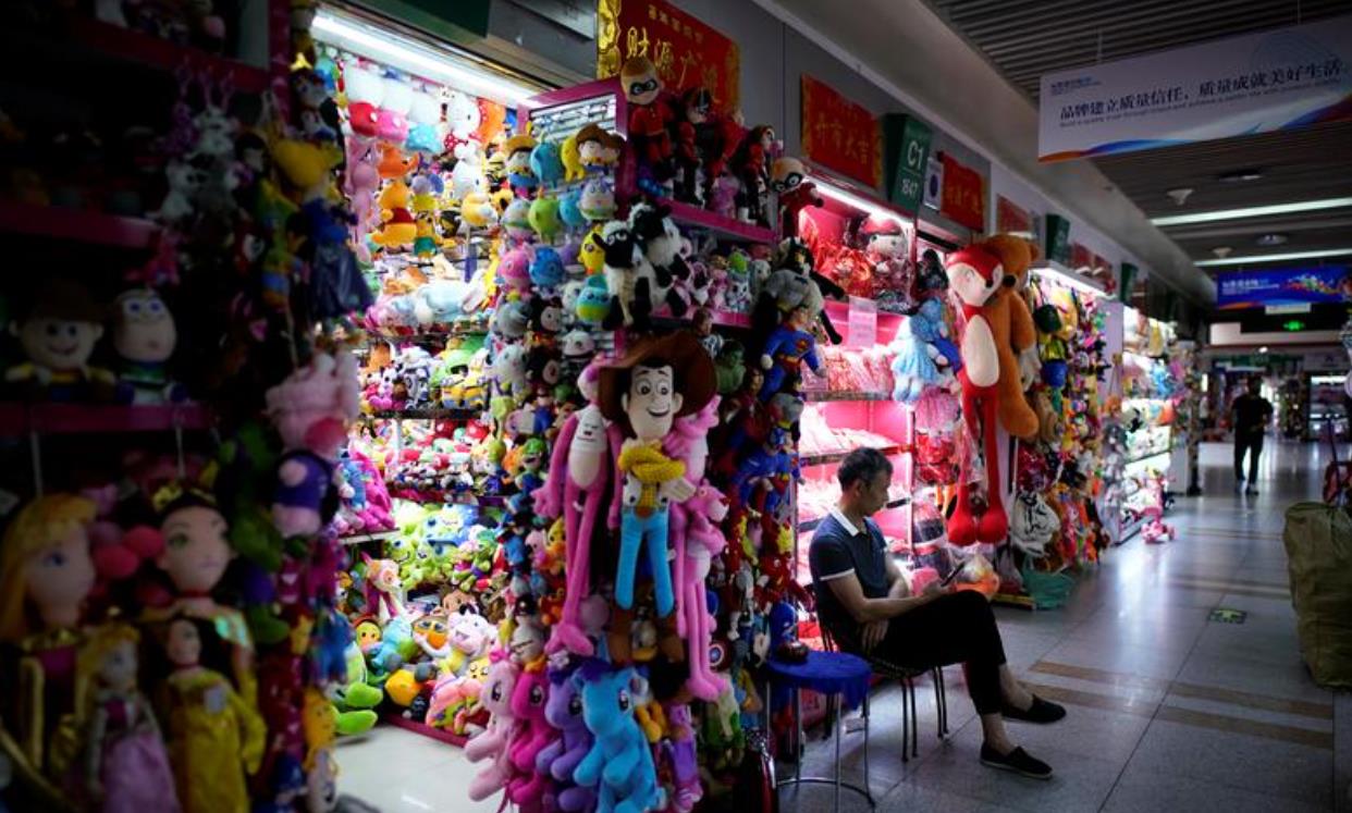 义务批发市场的一家玩家摊位