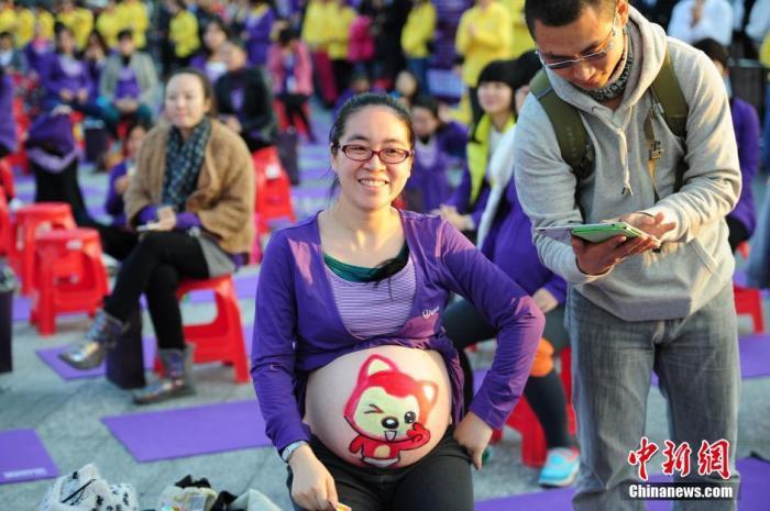准妈妈做瑜伽