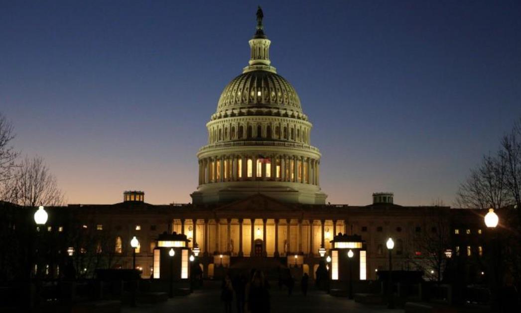 美国华盛顿，黄昏时分的国会大厦