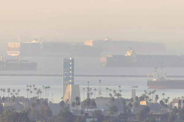 洛杉矶港及长堤港塞港问题严重