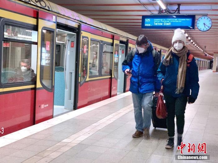 候车乘客都戴上了N95口罩