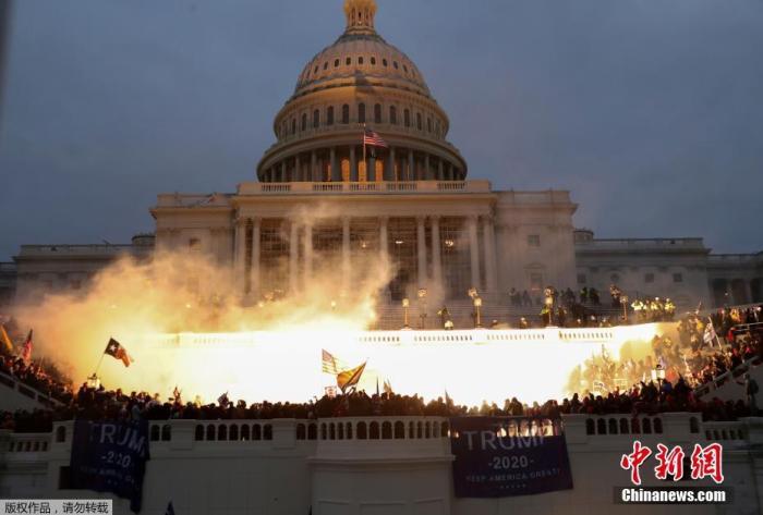 特朗普支持者闯入国会大厦引发大规模骚乱