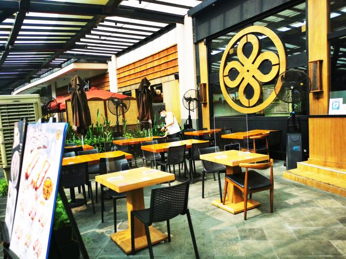 菲律宾首都马尼拉CBD马卡蒂绿带商圈，著名连餐厅门可罗雀
