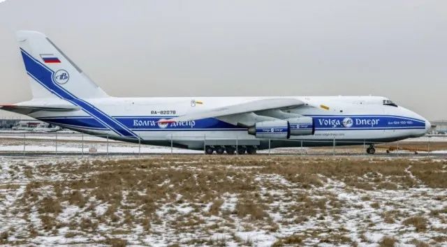 这架属于Volga-Dnepr航空公司的俄罗斯货机