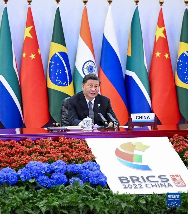 习近平主持金砖国家首脑会晤并发表重要讲话