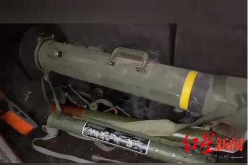 乌军士兵用美国导弹向俄军换10盒罐头