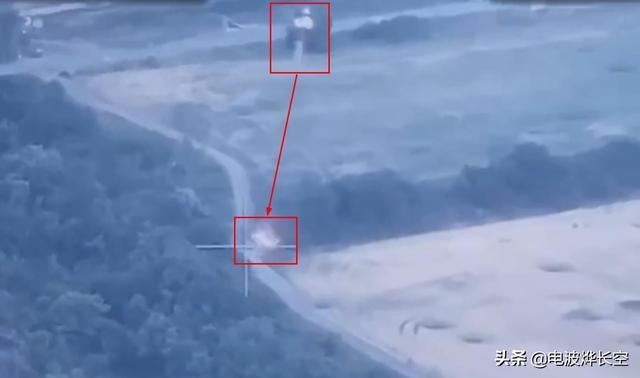 乌军发布的新弹药攻击俄军装备的画面，空中起爆，命中地面目标