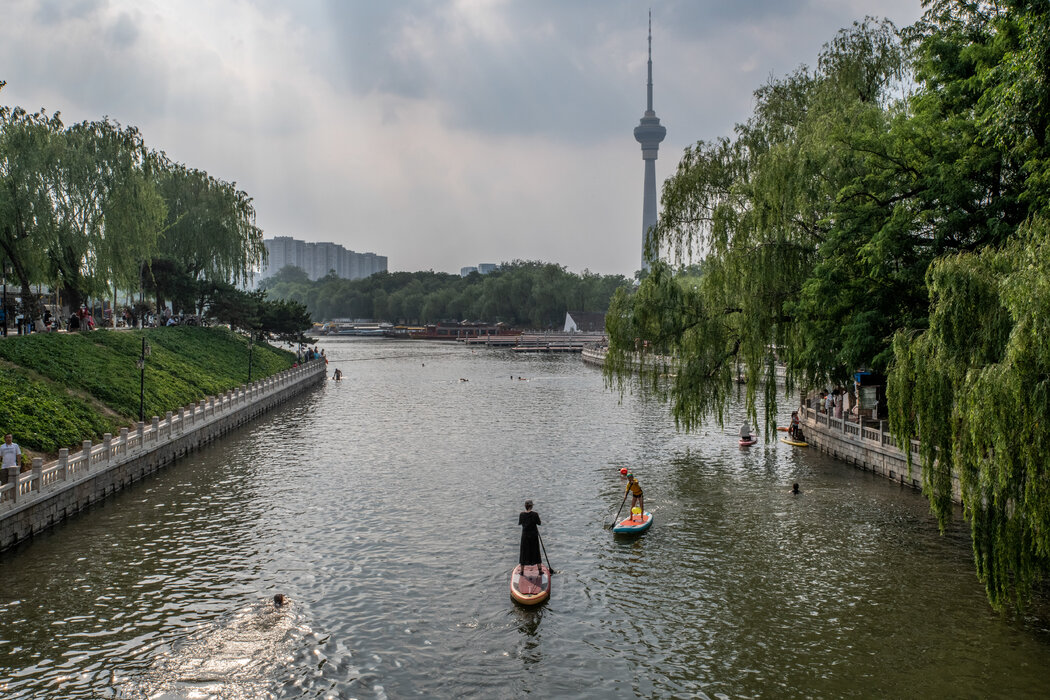 年轻人也开始更多地在北京的水域以及周边出现