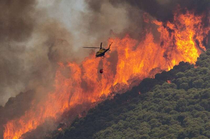 16日，西班牙南部米哈斯的山火