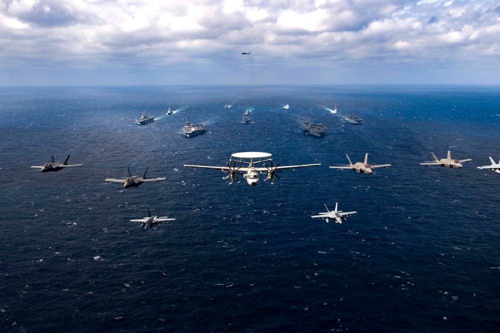 WSJ称美国海军虽然依旧规模庞大，但全球部署导致倍多力分，加上任务繁重，恐难打赢一场大规模区域衝突 ... ...