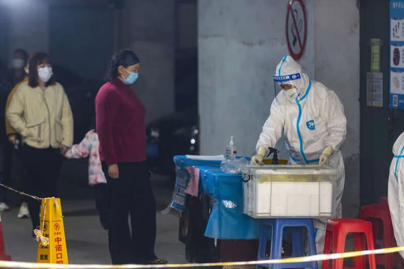 新形势新策略:将新冠调为乙类乙管时机已至?