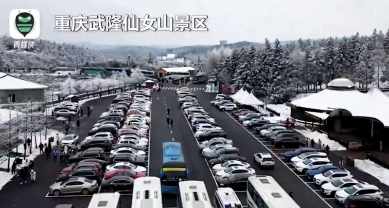 全国多地热门景点人潮汹涌客流量暴增