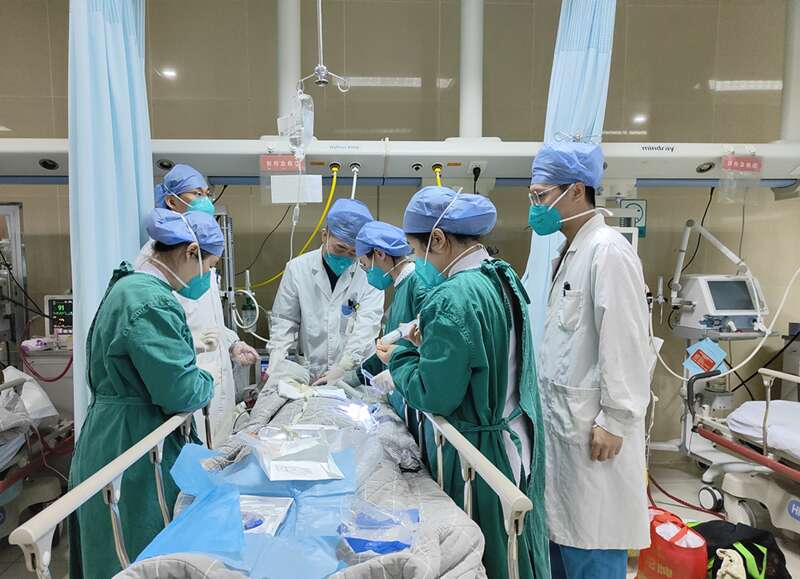第二波感染高峰未出现 熟悉的年味儿回来了