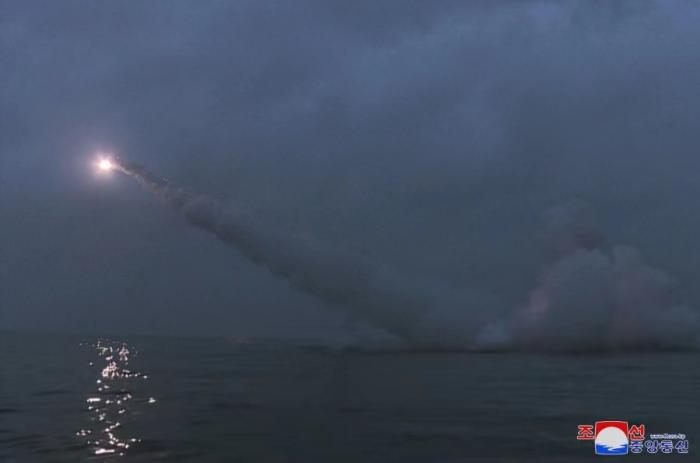 韩美大规模演习前一天，朝鲜发射2枚战略巡航导弹