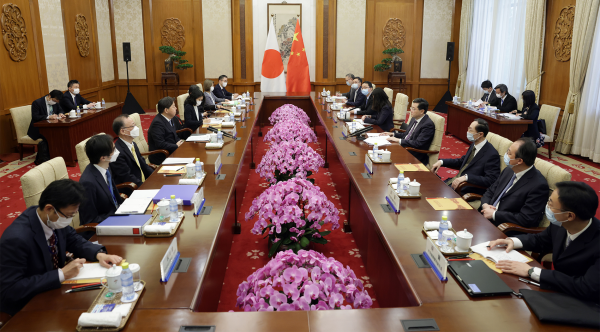 2023年4月2日，国务委员兼外长秦刚在北京同日本外相林芳正举行会谈
