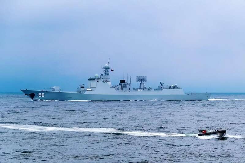 中国的052D型驱逐舰及其后续型号的主力舰艇也装备了新型的舰对舰、舰对空导弹 ...