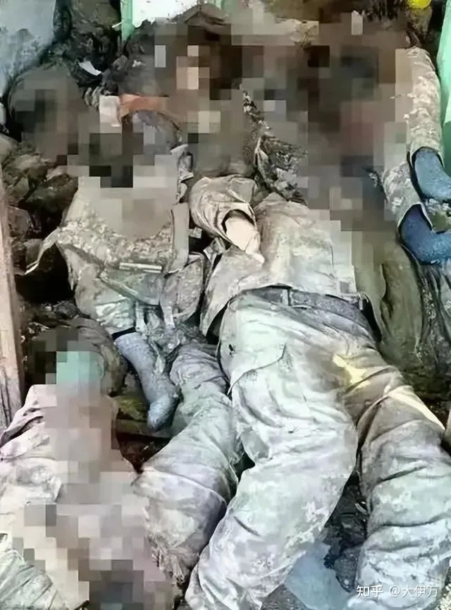 前线堆积如山的乌军阵亡士兵尸体